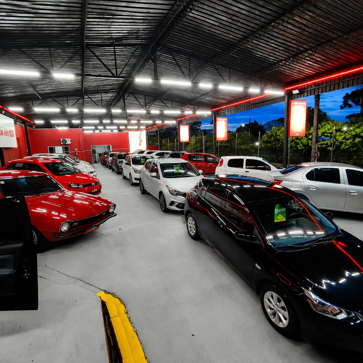 Showroom interno da Car Sales Curitiba
