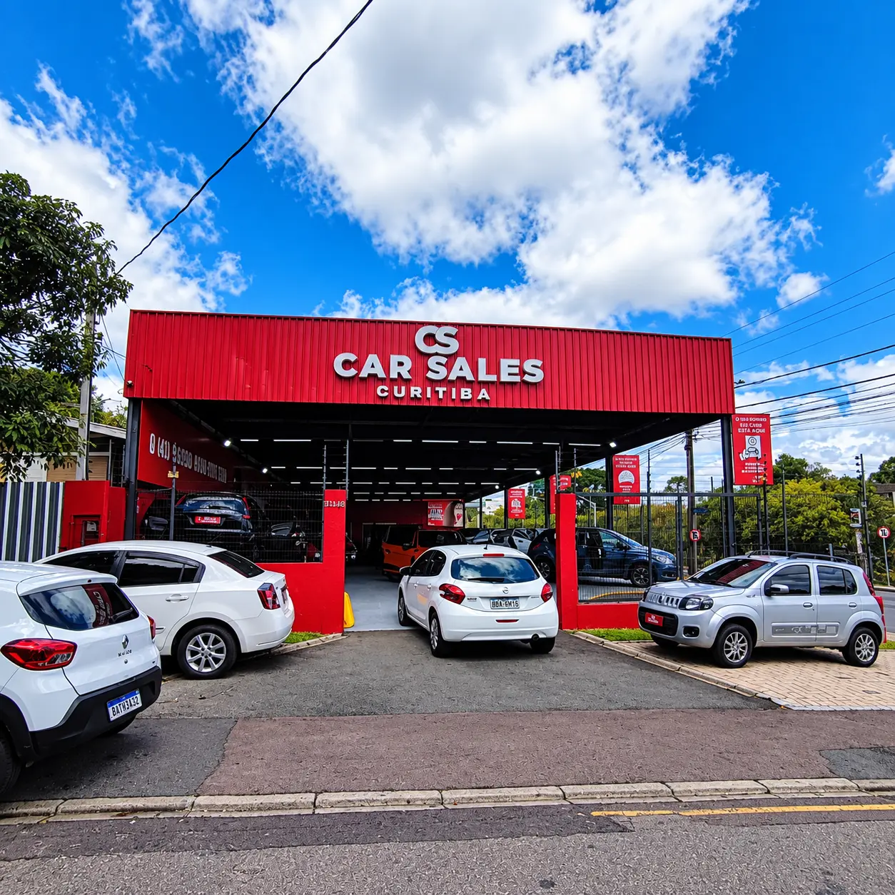 Fachada da loja Car Sales Curitiba durante o dia